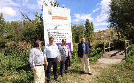 Imagen El Presidente de la Diputación visita en Aldeasoña la carretera que une el pueblo con Laguna de Contreras