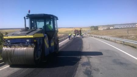 Imagen La Diputación está acondicionando la carretera de Miguel Ibáñez a Santa María la Real de Nieva
