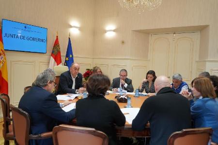 Imagen La Diputación de Segovia completa, con otros 9,8 millones de euros de la recaudación de tributos, el anticipo de 40 millones a los ayuntamientos de la provincia